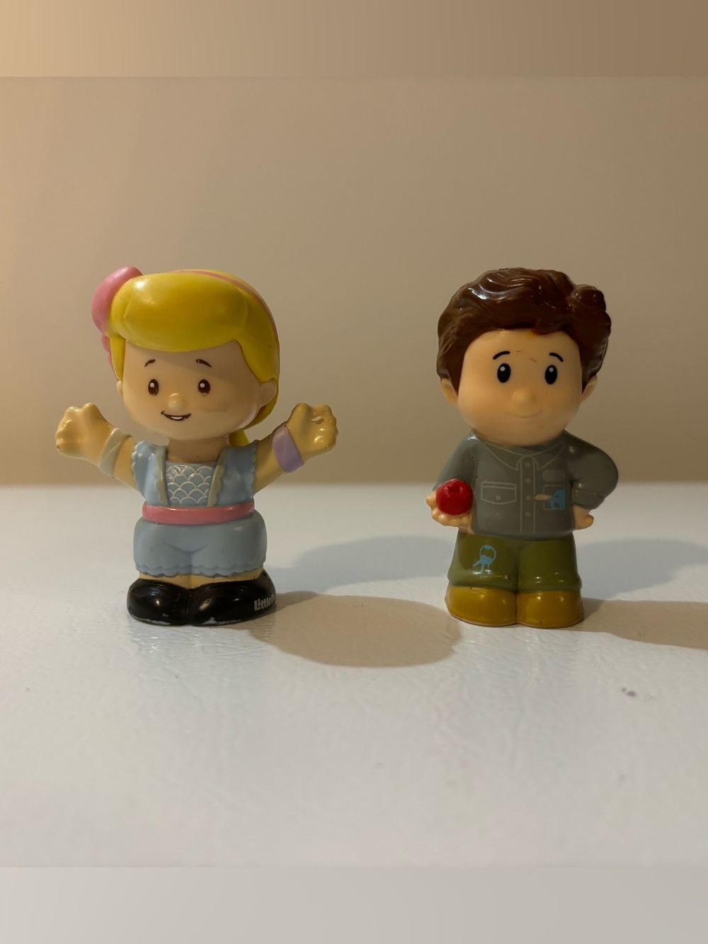 2/15$ 🦊 Fisher Price Little People Little Bo Peep With Bow & School Teacher